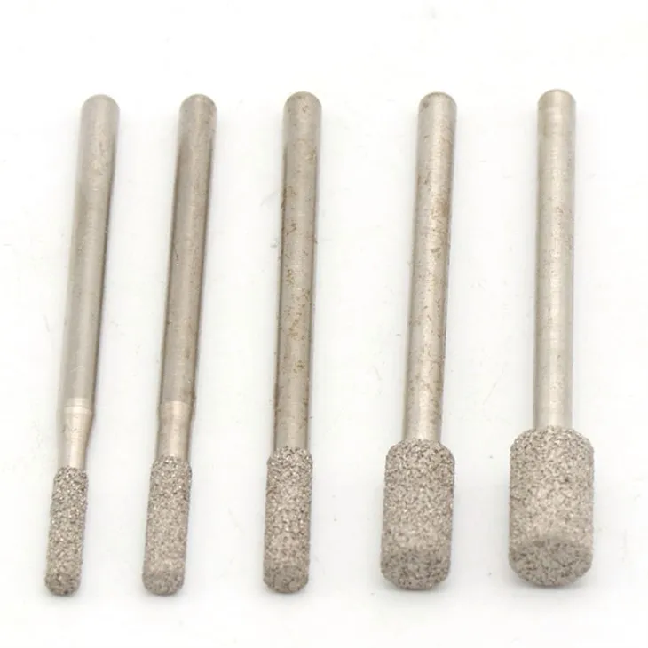 Owad z diamentową igłą