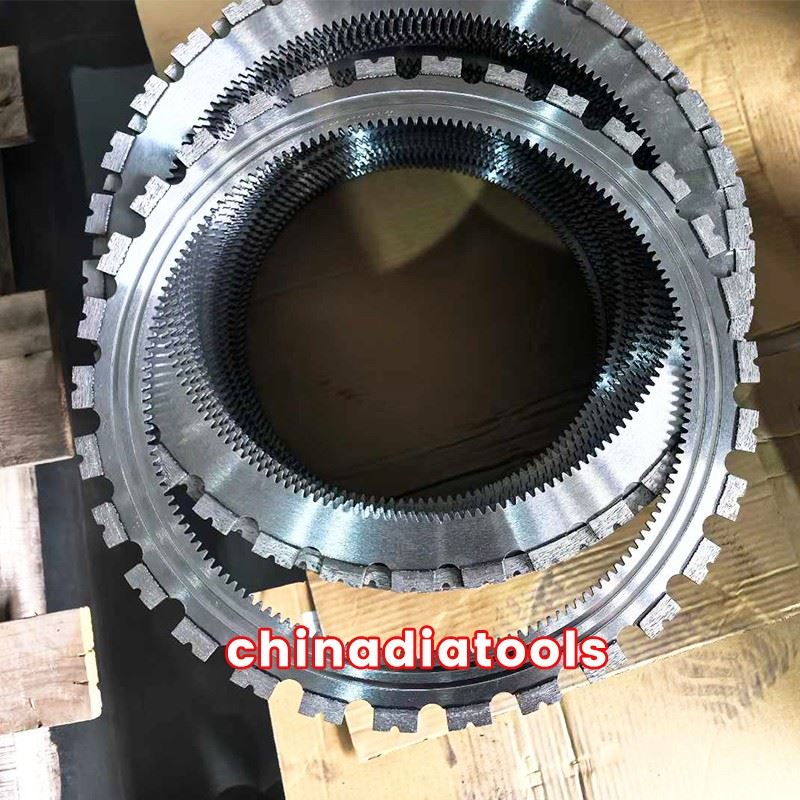 diamond-ring-saw-blade-with-teeth